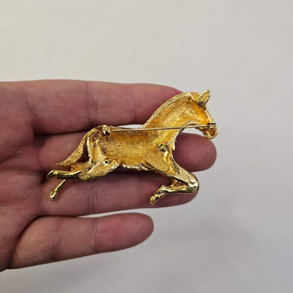 Oleg Cassini 1964 Gold Tone Zebra Horse Brooch Clear Rhinestone Marked Pin VTG - Picture 6 of 7